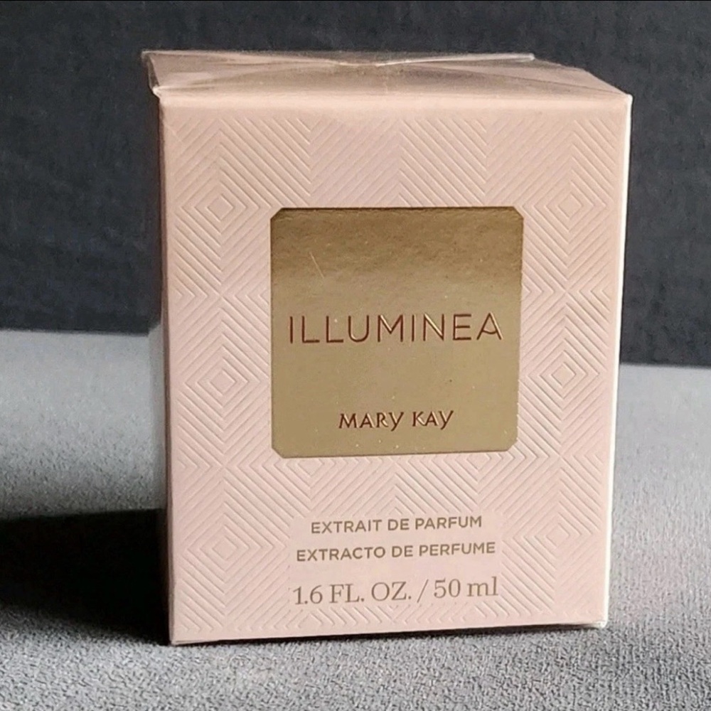 Mary Kay Illuminea Perfume - Elegant Gold and Cream